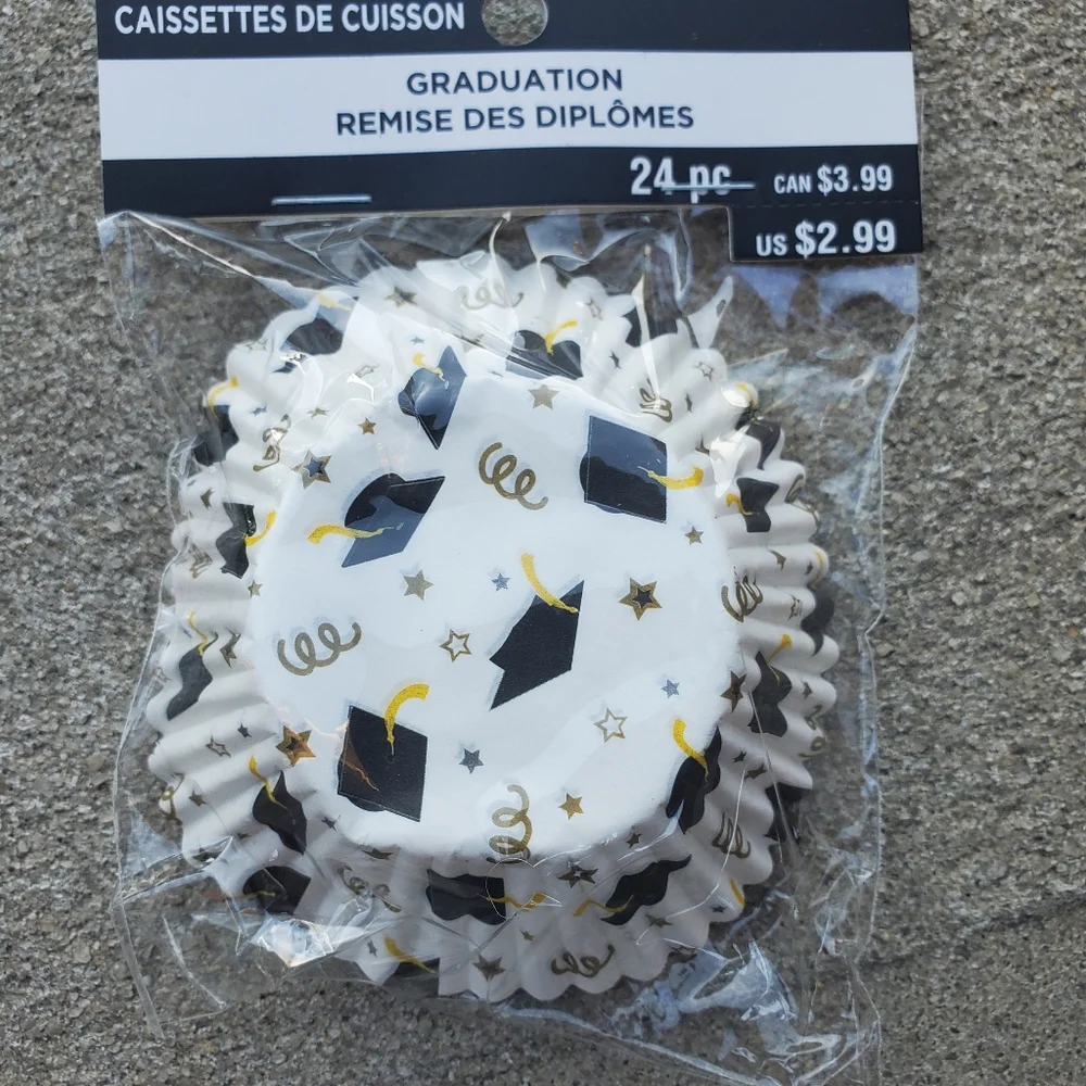 GRADUATION PARTY SUPPLIES
